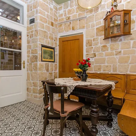 Vintage Bossanova Apartment